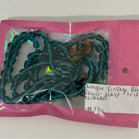 Vintage Antique blue glass beaded necklace with metal flower closure - Picture 9 of 9